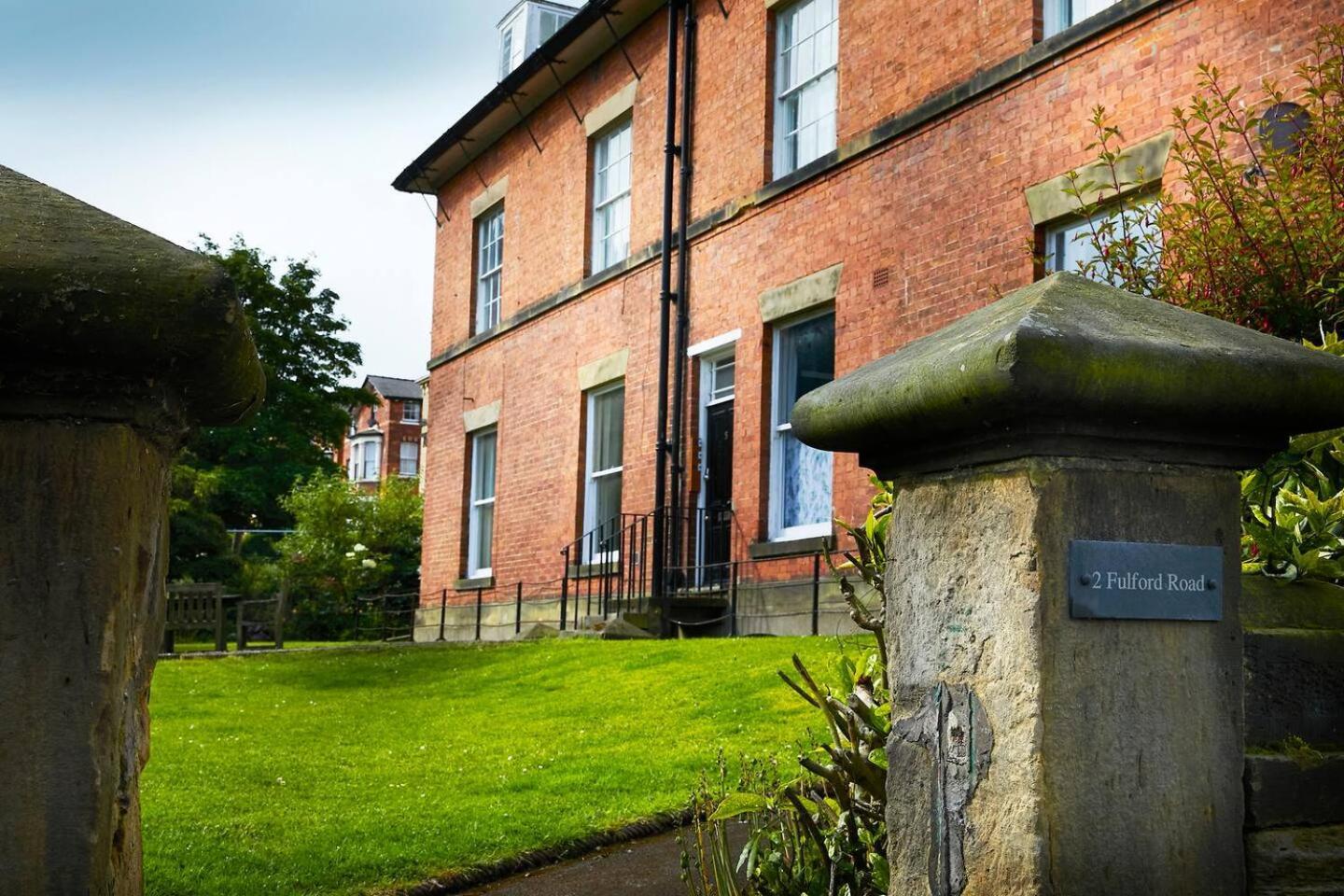 The Penthouse Queen Margaret'S Lodge スカーバラ エクステリア 写真